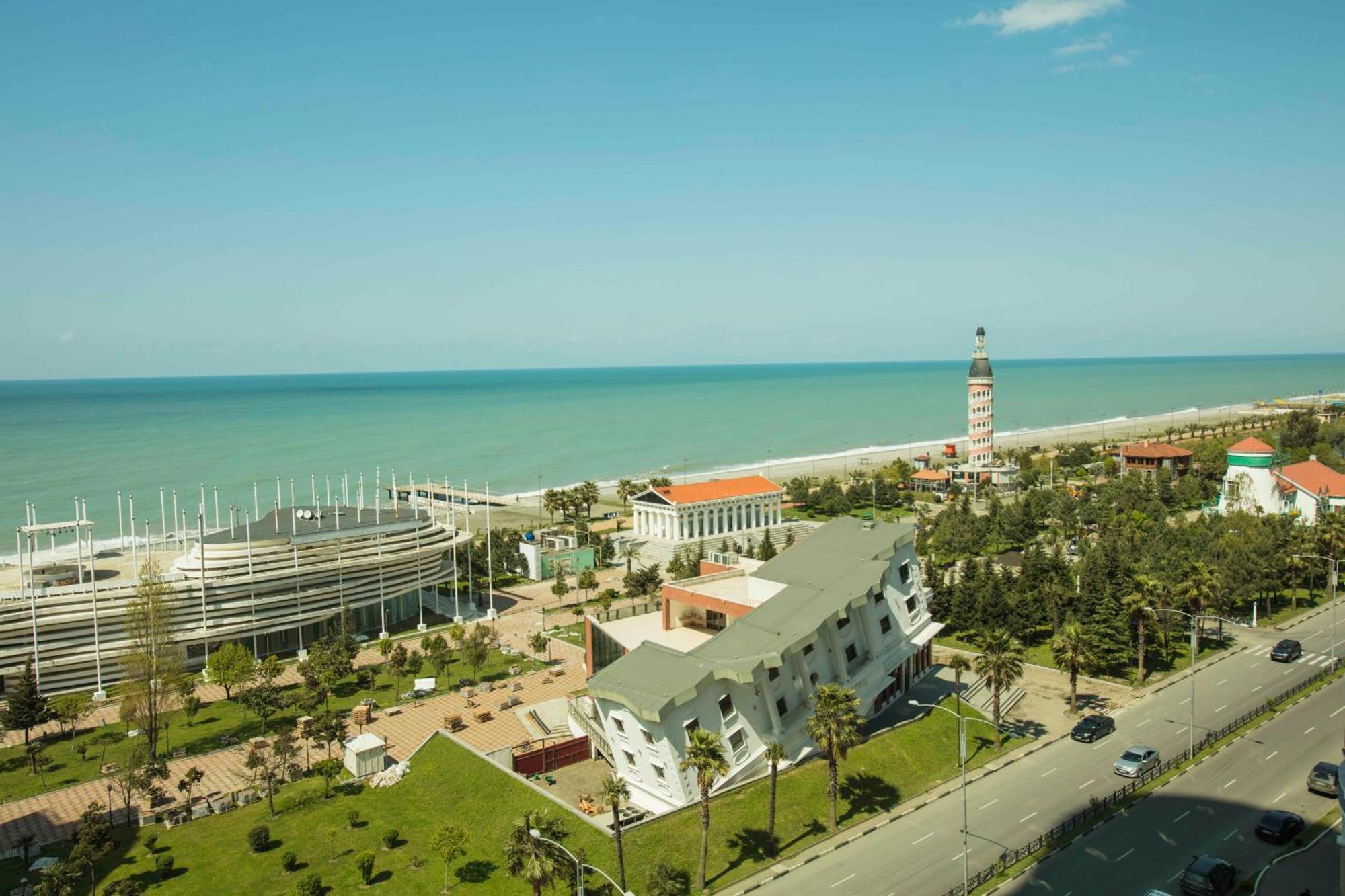 Aparthotel Panorama Sea Tower Batumi Exterior foto